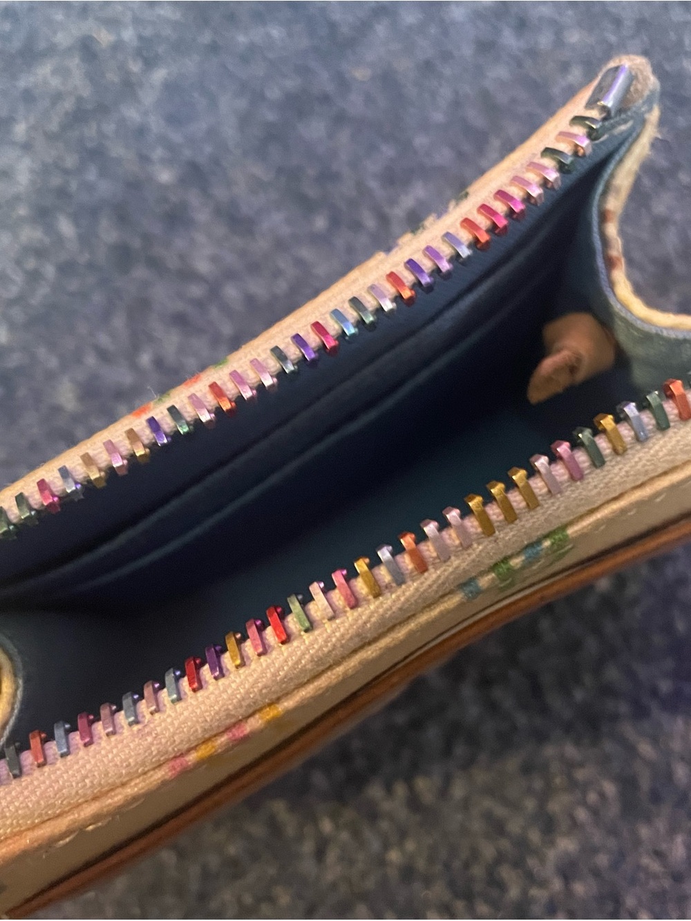 Dooney & Bourke monogram vintage 90’s y2k wallet with charm - Picture 6 of 10